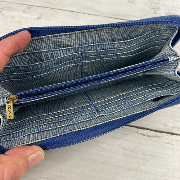 Fossil Multi-color Graphic Starburst Coated PVC Zip Around Wallet - Picture 5 of 9